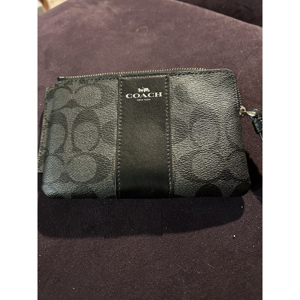 COACH SIGNATURE LEATHER WRISTLET WALLET